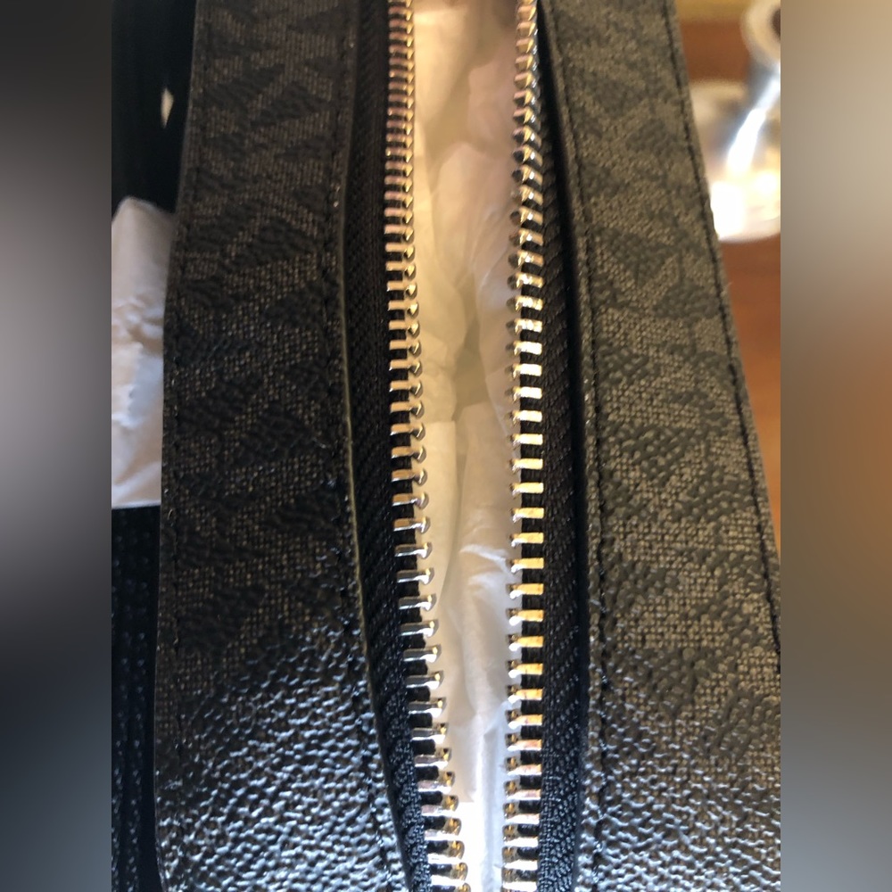 💥SOLD💥 - Micheal Kors - Cooper Flight Bag - NWT - Picture 11 of 15